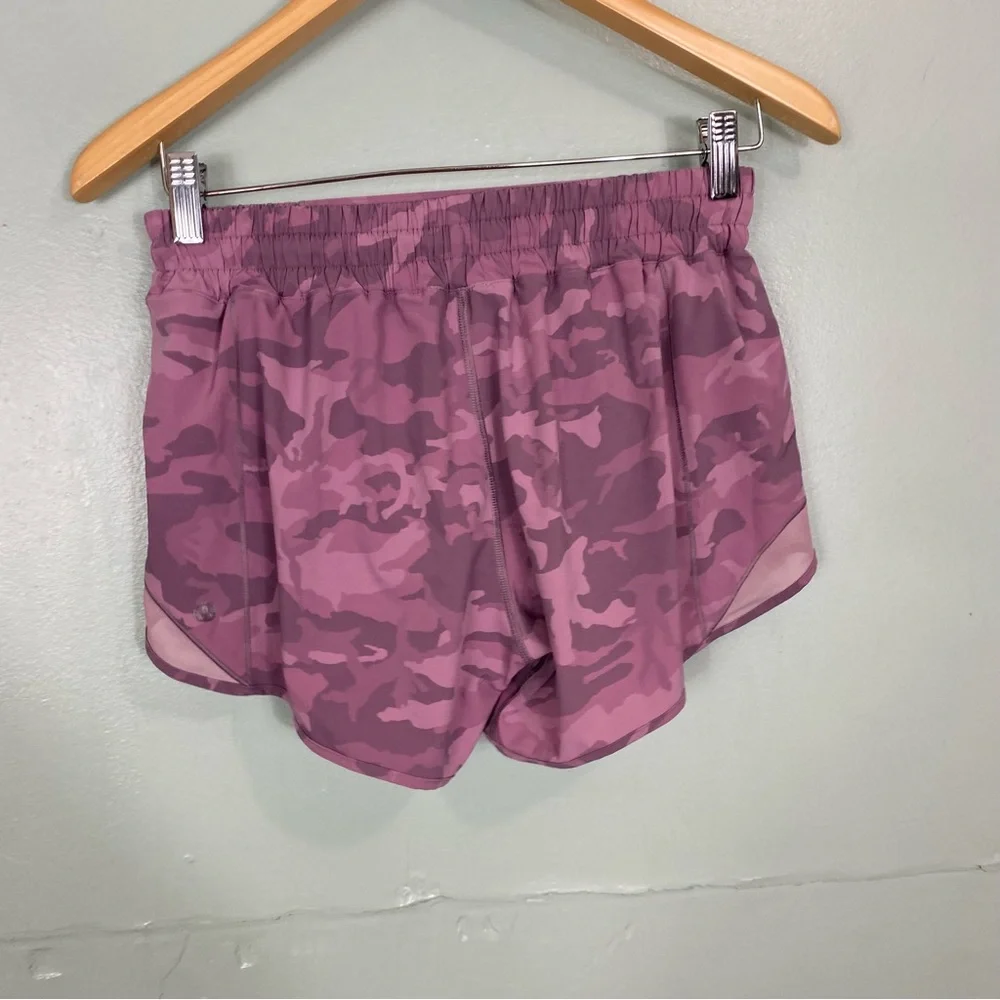 Lululemon Hotty Hot Short Purple Camo Size 6 Long Tall‎